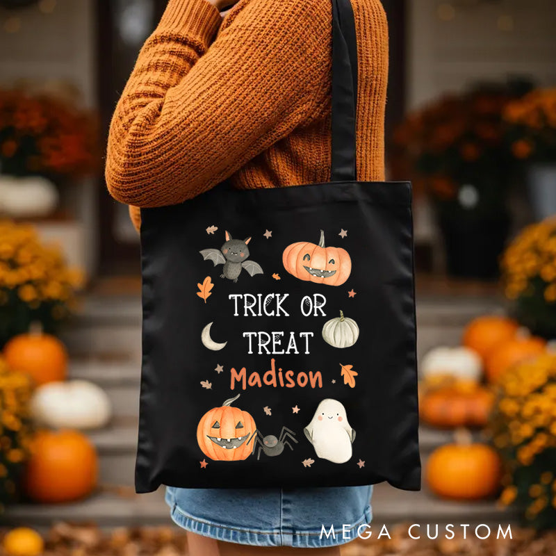 【🔥Hot Sale🔥】Personalized Trick or Treat Featuring Pumpkins Ghosts and Name for a Festive Halloween Accent Tote Bag